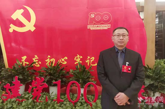 徐衛(wèi)國.jpg