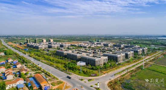 梧桐湖東湖高新科技創(chuàng)意城實(shí)景.jpg