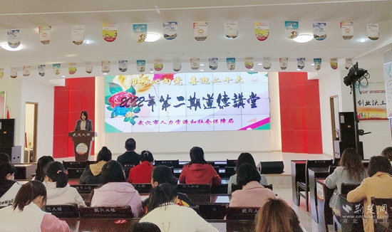 何小華領(lǐng)學省、市相關(guān)文件.jpg