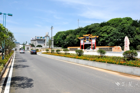 新農(nóng)村——農(nóng)民公園.JPG