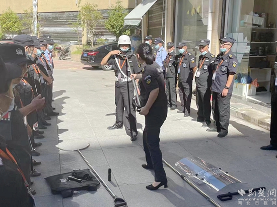 咸寧公安組織安保人員開(kāi)展專項(xiàng)培訓(xùn)5.jpg