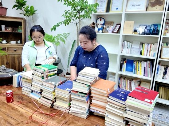 咸安 圖書1.jpg.jpg