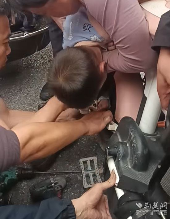 小孩卡腳1.jpg.jpg