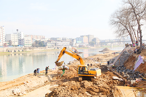 崇陽陸水河綜合治理工程現(xiàn)場。.JPG